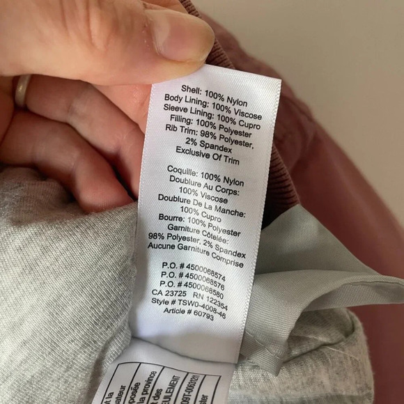 Aritzia The Group By Babaton Gilman Classic Bomber Jacket Coat Pink Sz Small - Picture 9 of 9